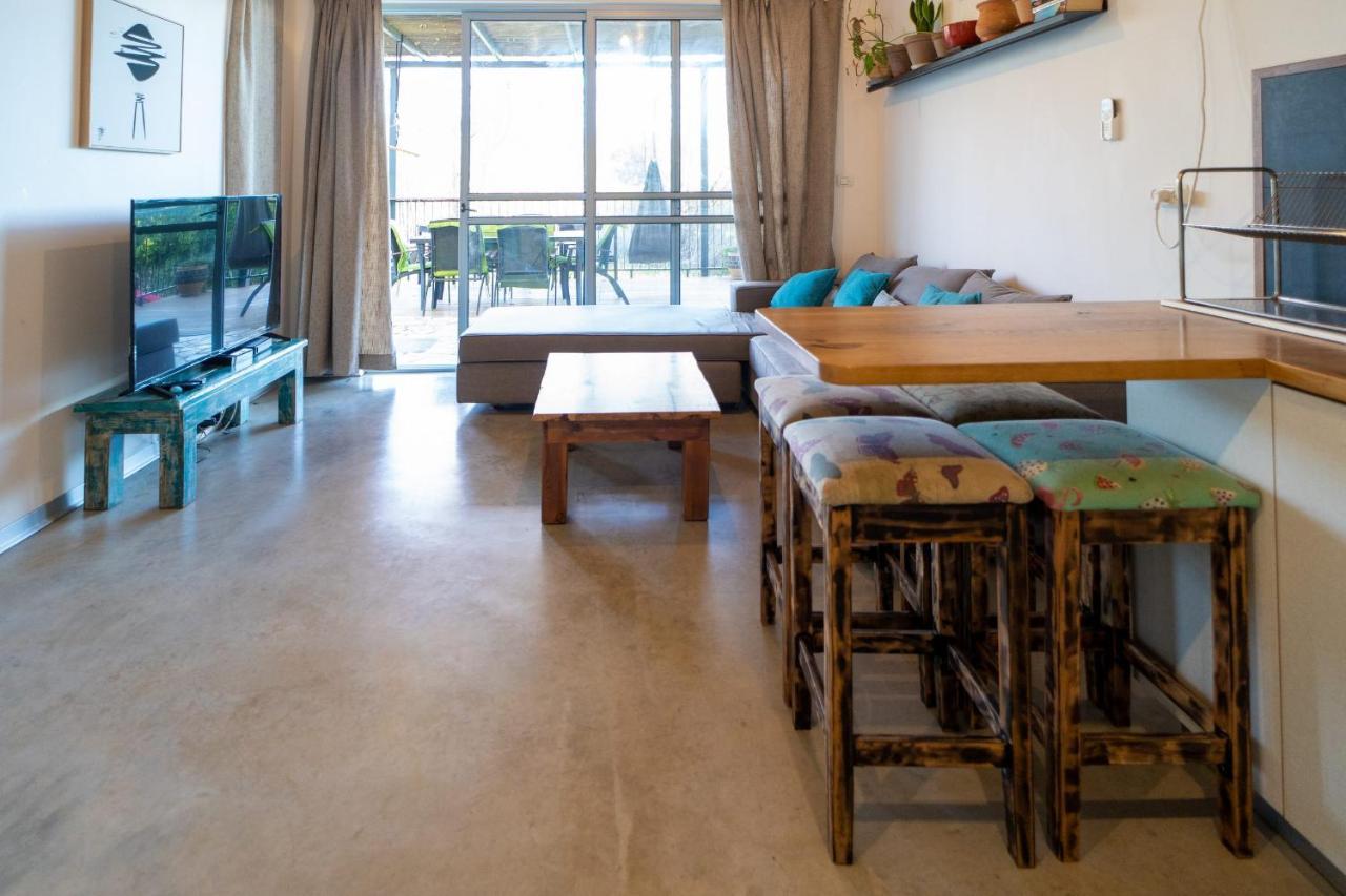 Apartment בצפון - עץ נוי *